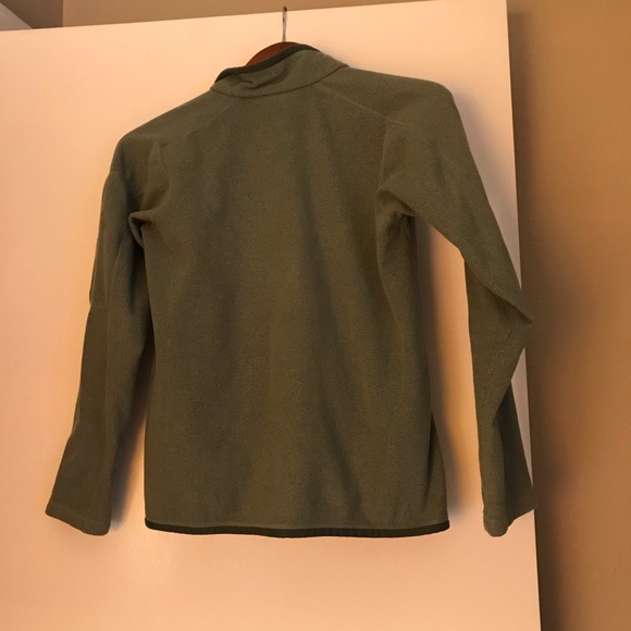 Women’s Patagonia Fleece - Picture 2 of 3